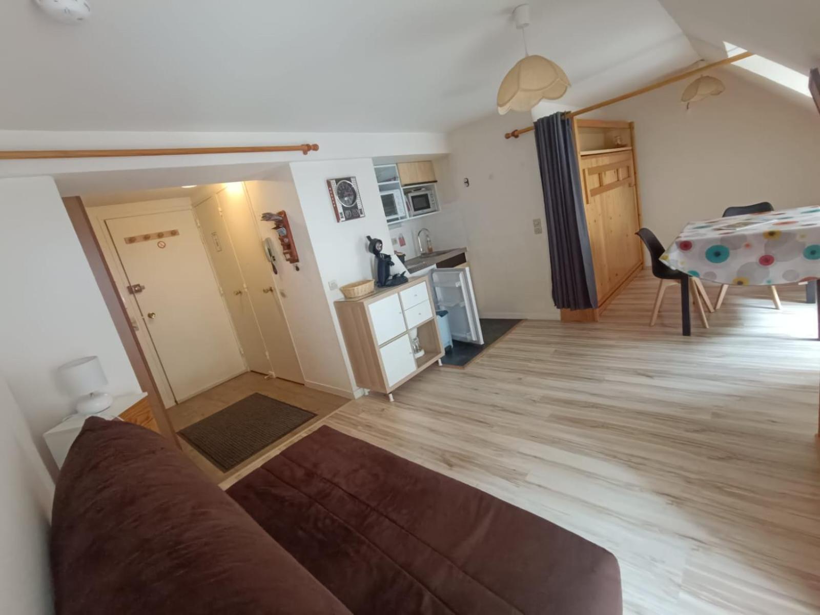 Studio Classe 4 Personnes Face Aux Thermes, Avec Coin Nuit Le Mont-Dore Exterior photo