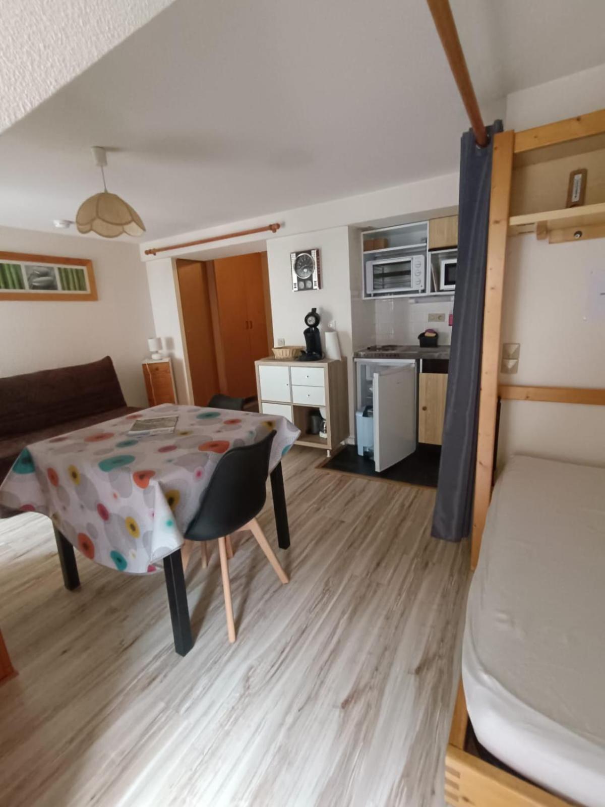 Studio Classe 4 Personnes Face Aux Thermes, Avec Coin Nuit Le Mont-Dore Exterior photo